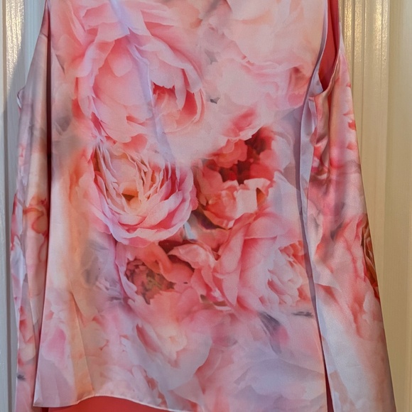 CLEO Petite Peony Print Women’s Top - Picture 2 of 5